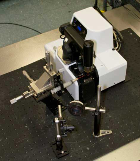 Anasys atomic force microscope configure for tip-enhanced laser ablation.